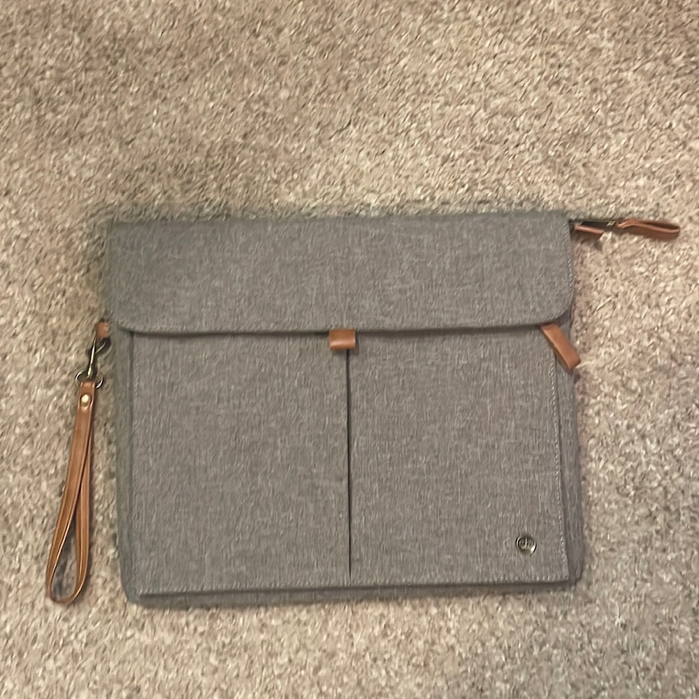 PKG laptop sleeve